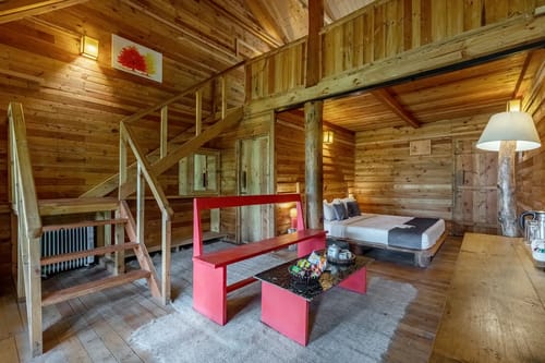 Suro Woodcrest Chalet | Pet-friendly Stay With Loft, Restaurant & Outdoor Seating – 1 bedroom villa in Shimla, Himachal Pradesh