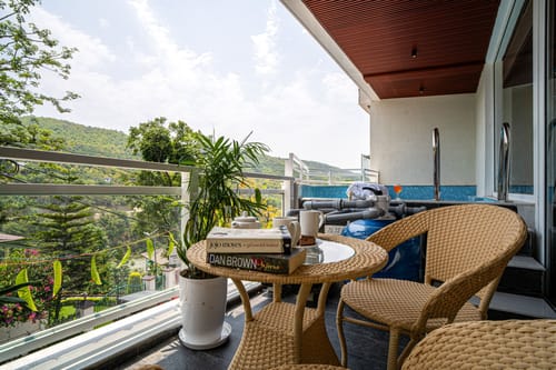 Udgam Vilas 3-BHK | Elegant Pet-friendly Apartment With Lift & Balcony Near Robber’s Cave – 3 bedroom villa in Dehradun, Uttarakhand