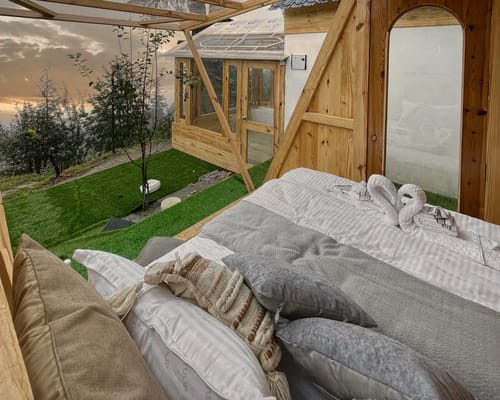 A Cozy Wooden Cabin & Attic | Itsy Bitsy