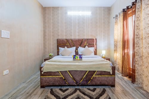 Vyasa Resorts | 2-BHK Duplex Cottage With Lounge Area, Balcony & Picturesque Hill Views| 5 mins From Mussorie Lake – 2 bedroom villa in Mussoorie, Uttarakhand