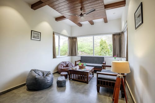 Kasturi Villa | 6-BHK Pet-Friendly Villa Near Sajjangarh Palace With Plunge Pool & Terrace – 6 bedroom villa in Udaipur, Rajasthan