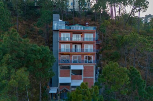 Skyline Ridge | Elegant 3-BHK Apt With Scenic Views – 3 bedroom villa in Kasauli, Himachal Pradesh