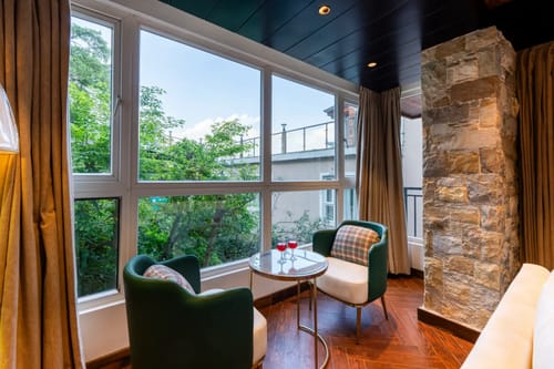 Shukrana 4BHK Luxury Retreat | Mall Road