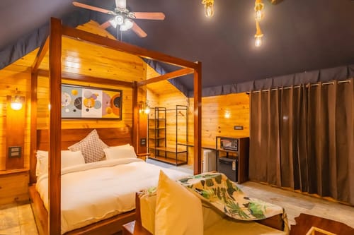 The Kingfisher Treehouse With Jacuzzi – 1 bedroom villa in Mussoorie, Uttarakhand
