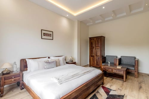 Kasturi Villa | 6-BHK Pet-Friendly Villa Near Sajjangarh Palace With Plunge Pool & Terrace – 6 bedroom villa in Udaipur, Rajasthan