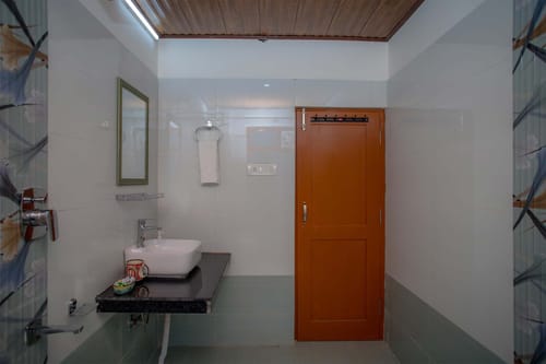 3 Rooms @ Stonehurst Cottage – 3 bedroom villa in Manali, Himachal Pradesh