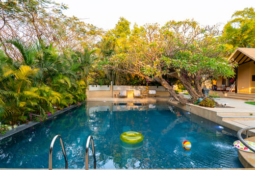 Lush Villa | 6-BHK Pet-Friendly Villa with Pool, Jacuzzi, Gazebo & Garden – 6 bedroom villa in Igatpuri, Maharashtra