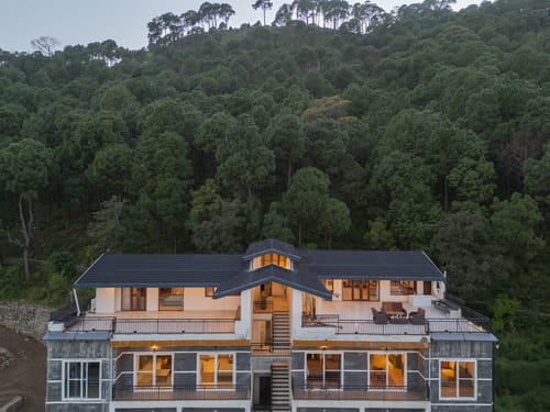 Terrasse de Raga @ Raga Living – 1 bedroom villa in Kasauli, Himachal Pradesh
