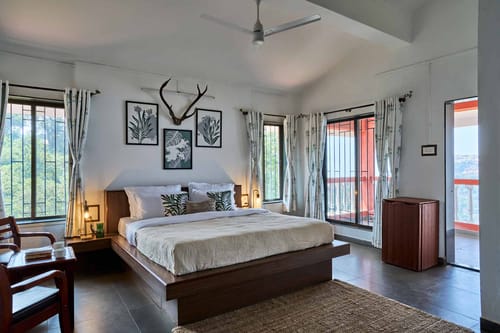 Cliffhanger Solitude - Gaganbawada