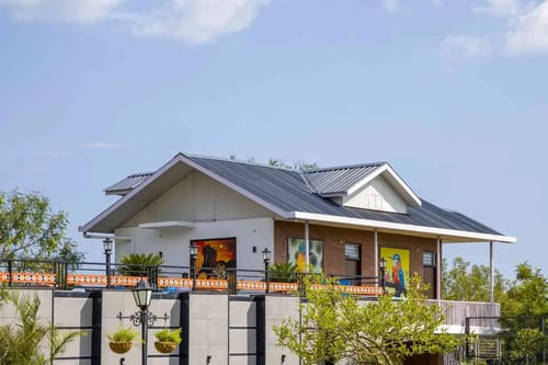 Esh Cottages Willow | Hillside 1-room Retreat With Lush Garden, Common Pool & Restaurant