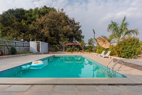 Courtyard Banyan | Rustic 2-BHK Pet-friendly Villa with Pool, Gazebo Amid Banyan Trees | Near Nandi Hills – 2 bedroom villa in Bengaluru, Karnataka