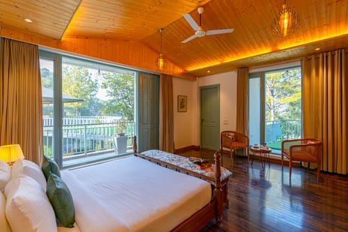 Utopia @ Aykon Estate w/ Outdoor Pool – 8 bedroom villa in Kasauli, Himachal Pradesh