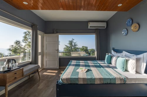 Serene w/ Outdoor Bonfire – 6 bedroom villa in Kasauli, Himachal Pradesh