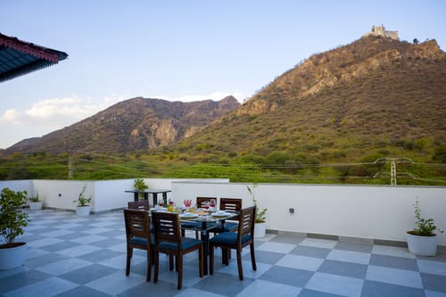 Kasturi | Pet-Friendly Rooms With Views of Sajjangarh Palace & Plunge Pool – 2 bedroom villa in Udaipur, Rajasthan