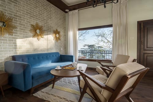 Pine Estate w/ Complimentary Breakfast – 6 bedroom villa in Shimla, Himachal Pradesh