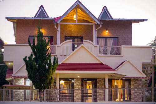 Cozy Nest | 2-BHK | Garden | Balcony | Swing | Bathtub | Bonfire Area  – 2 bedroom villa in Nainital, Uttarakhand