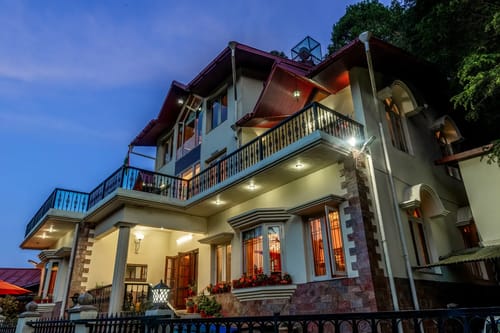 The Meadow | Elegant 3-BHK Hill Retreat With Entertainment Lounge & Terrace – 3 bedroom villa in Nainital, Uttarakhand