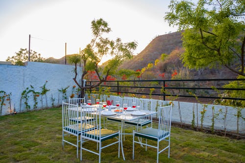 Jade Arbőur | 3-BHK Moroccan-Inspired Villa with Private Pool & Panoramic Hill Views – 3 bedroom villa in Udaipur, Rajasthan