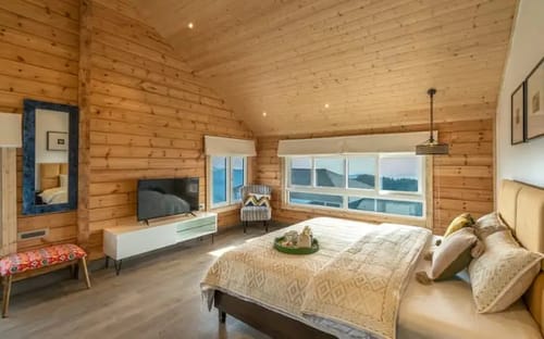 Wooden chalet @ Soul Stories ( 4 BH Luxury Villa ) – 4 bedroom villa in Mussoorie, Uttarakhand