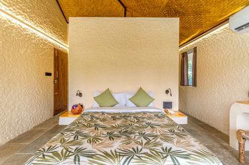 Malai | 2-Room Suite With  Private Garden, Sit out, & Plunge Pool | 15 Mins from Panch Ratnas – 2 bedroom villa in Chennai, Tamil Nadu