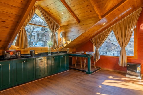 2 Rooms @ Johnson Studios – 2 bedroom villa in Manali, Himachal Pradesh