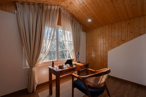 Crescent Peak W/Jacuzzi – 3 bedroom villa in Kasauli, Himachal Pradesh