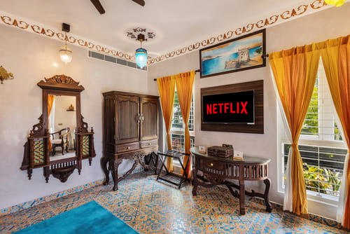 Vintage Retreat | 5-BHK Riverfront Heritage Villa With Speed Boat, Ayurvedic Spa & Cultural-Themed Rooms Near Malayattoor – 5 bedroom villa in Kochi, Kerala