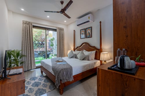 Lakefront | 4-BHK Villa with Common Patio Seating, Attic and Outdoor Dining Area – 4 bedroom villa in Bhimtal, Uttarakhand