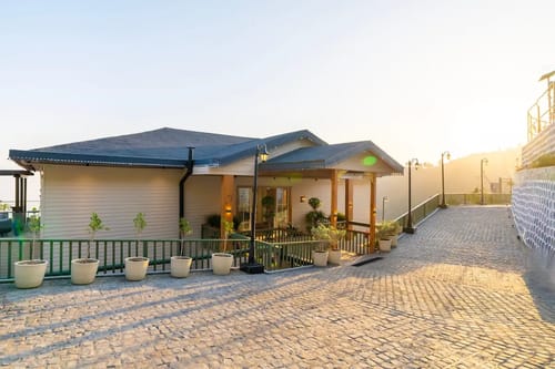 The English Country House | Elizabeth Lodge