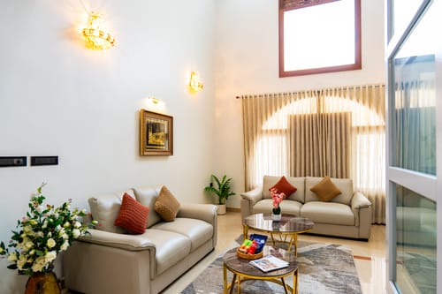 Valiyaveetil Mansion | 5-BHK Mansion With Private Pool, Home Theatre, Garden & Lift | Near New Marine Drive – 5 bedroom villa in Kochi, Kerala