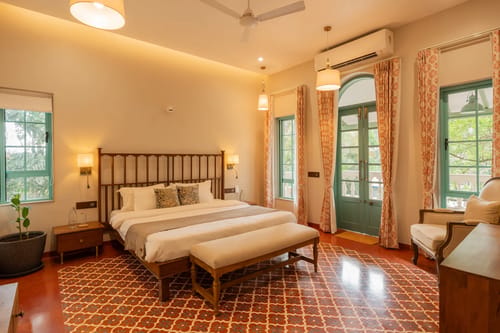 Villa Frienders | Indo-Portuguese 5-BHK Villa With Private Pool & Lift Near Popular Beaches – 5 bedroom villa in North Goa, Goa