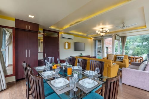 Celestial Rhapsody | Charming 3-BHK Villa With Garden, Terrace & Scenic Views – 3 bedroom villa in Nainital, Uttarakhand
