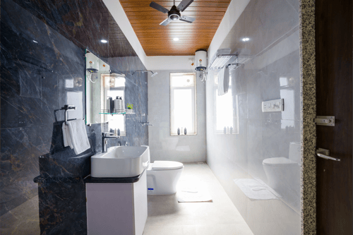 Kasturi Villa | 6-BHK Pet-Friendly Villa Near Sajjangarh Palace With Plunge Pool & Terrace – 6 bedroom villa in Udaipur, Rajasthan