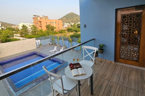 Bluebell | 2-BHK Villa With Private Pool, Vibrant Gardens, & Majestic Aravali Views – 2 bedroom villa in Udaipur, Rajasthan