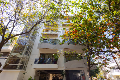 The Jazminn Earthroom | 3-BHK Pet-friendly Apartment with Shared Sit Out Area | Near Bengaluru Palace – 3 bedroom villa in Bengaluru, Karnataka