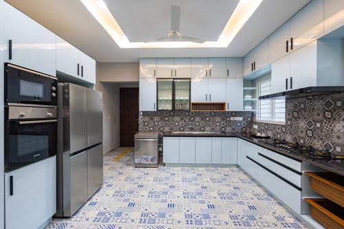 Vintage Retreat | 5-BHK Riverfront Heritage Villa With Speed Boat, Ayurvedic Spa & Cultural-Themed Rooms Near Malayattoor – 5 bedroom villa in Kochi, Kerala