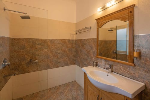 Wisteria @ Albert Estate – 6 bedroom villa in Mussoorie, Uttarakhand
