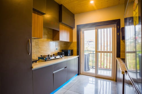 Cliff Vallis | Hill View 3-BHK Apartment with Balcony & Common Play Zone – 3 bedroom villa in Shimla, Himachal Pradesh