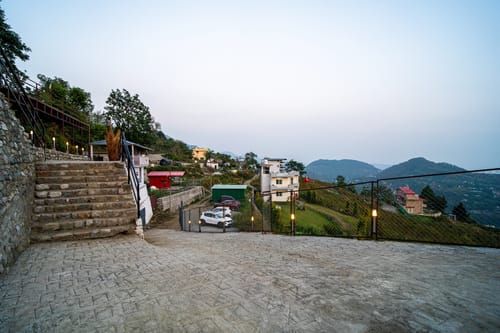 Echo By The Lakes | Lake-View Pet-friendly 2-Bedroom Retreat With Common Garden & Game Zone – 2 bedroom villa in Nainital, Uttarakhand