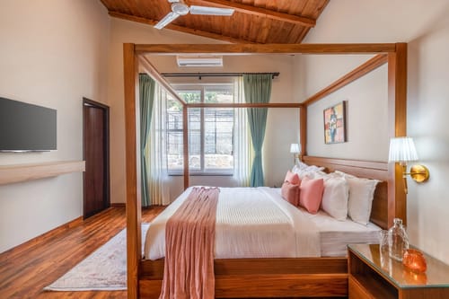 Twin Chalets | 4-BHK  Pet-friendly Escape With Valley-facing lawn, Terrace & 2 Living Rooms – 4 bedroom villa in Nainital, Uttarakhand