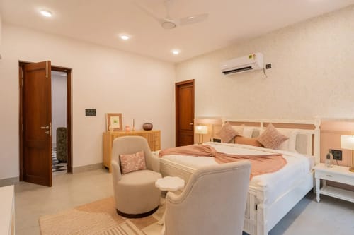 Villa Casa Del Mundo | Luxe Pet-friendly 4-BHK Villa With Pvt Pool, Bar, Lift & Scenic Hill Vistas  – 4 bedroom villa in North Goa, Goa