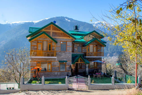 Stonehurst Cottage – 5 bedroom villa in Manali, Himachal Pradesh