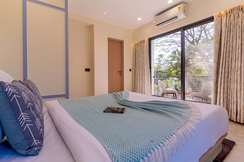 Rosalia | 3-BHK Villa With Shared Pool and Lawn | 5 km from Shree Narayani Dham Temple – 3 bedroom villa in Lonavala, Maharashtra
