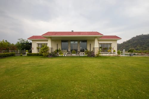 Shourya Celesta | Charming Hilltop 3-BHK Villa With Private Pool, Garden & Terrace – 3 bedroom villa in Udaipur, Rajasthan