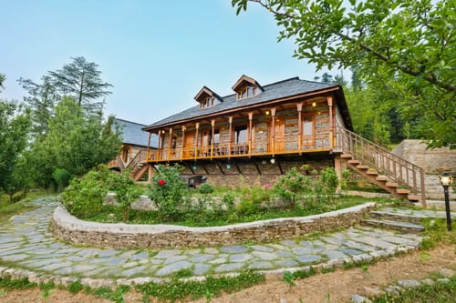 Oakwood Cottage – 2 bedroom villa in Shimla, Himachal Pradesh