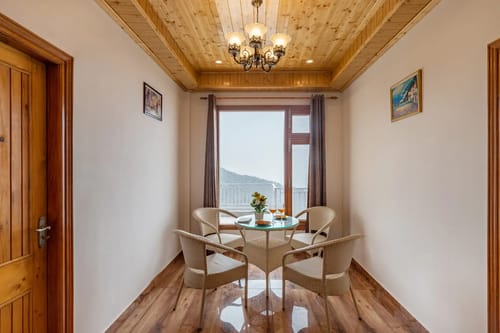 Querencia | Pet-friendly 5-BHK Villa With Sunset & Hill Views  – 5 bedroom villa in Kasauli, Himachal Pradesh