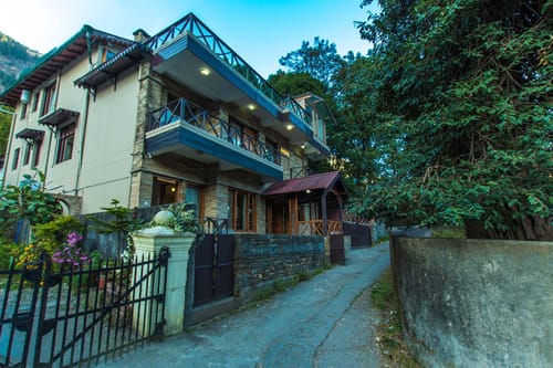 Conifer @ Garbyang Homestay – 2 bedroom villa in Nainital, Uttarakhand