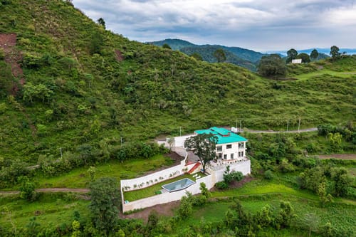 Tranquil @ Cedar Haven - Nahan W/Outdoor Infinity Pool – 3 bedroom villa in Kasauli, Himachal Pradesh
