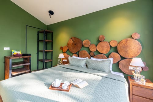 Sirmour Baag Merlot | Hillside Pet-friendly Cottage With Jacuzzi, Balcony & Restaurant