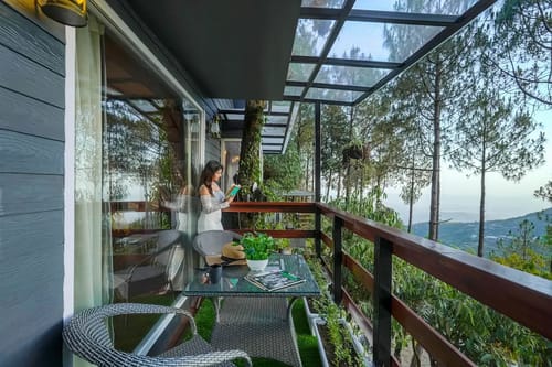Waterfall Vista- Luxe Treehouse by "The Skydrift" – 1 bedroom villa in Mussoorie, Uttarakhand